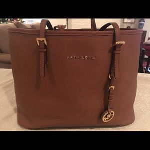 Michael Kors Jet Set Tote