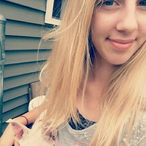 Meet your Posher, Val