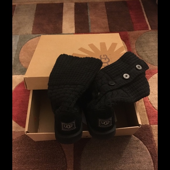 UGG