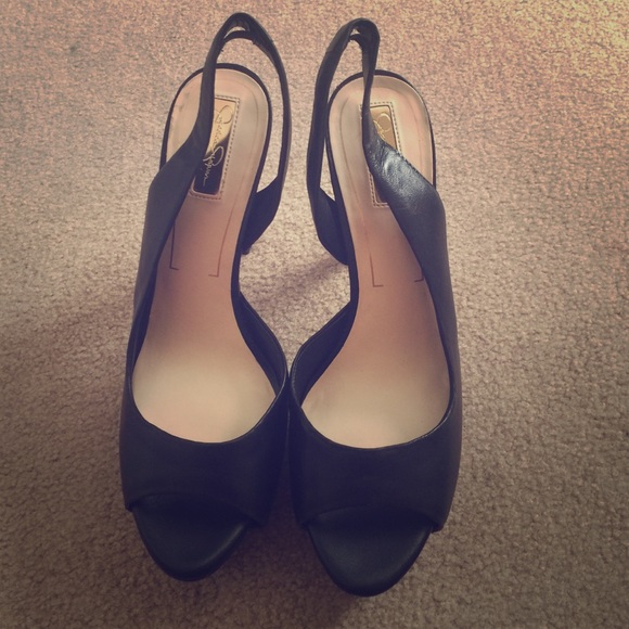 Jessica Simpson platform heals