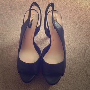 Jessica Simpson platform heals