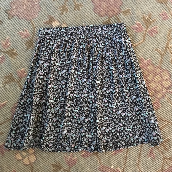 Floral flowy brandy melville skirt!!!!!