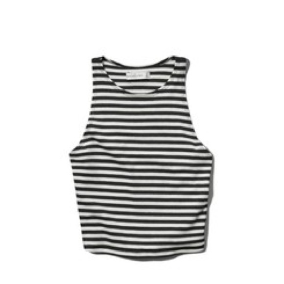 🌸🎁SALE Abercrombie and Fitch 2 crop tops 🎁🌸
