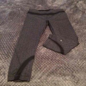 Lululemon crops size 8