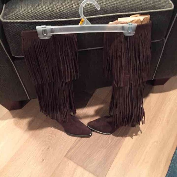 ⚡️⚡️SALE⚡️⚡️Gorgeous Fringe Boots - Picture 2 of 3