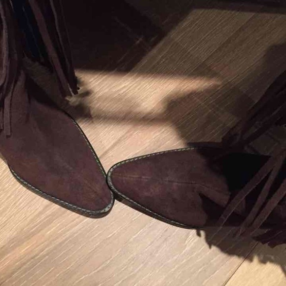 ⚡️⚡️SALE⚡️⚡️Gorgeous Fringe Boots - Picture 3 of 3