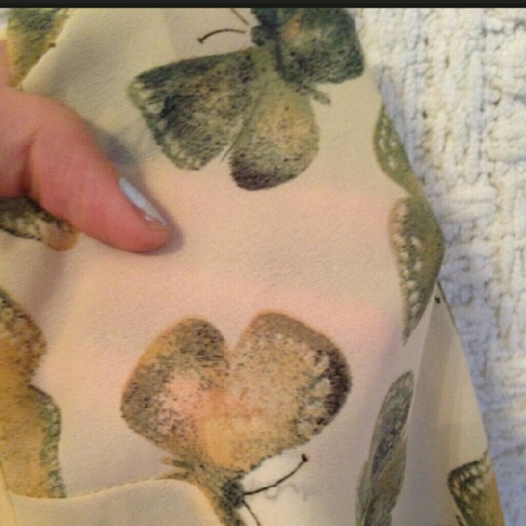 Yellow butterfly slip - Picture 2 of 3