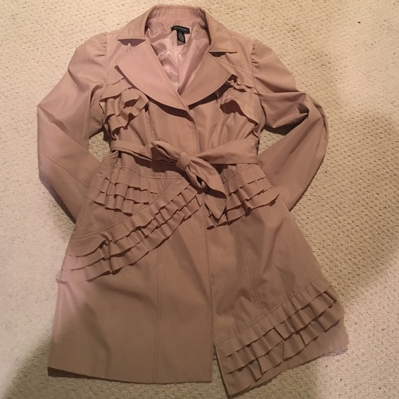 Ruffled Trench Coat w/ belt