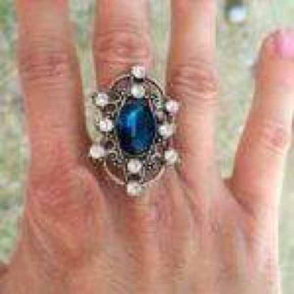 💎LALA MOTIFS ROYALTY RING - Picture 2 of 4
