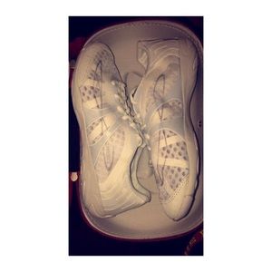 Nfinity Cheer Shoes!!