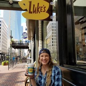 Meet your Posher, Katelyn