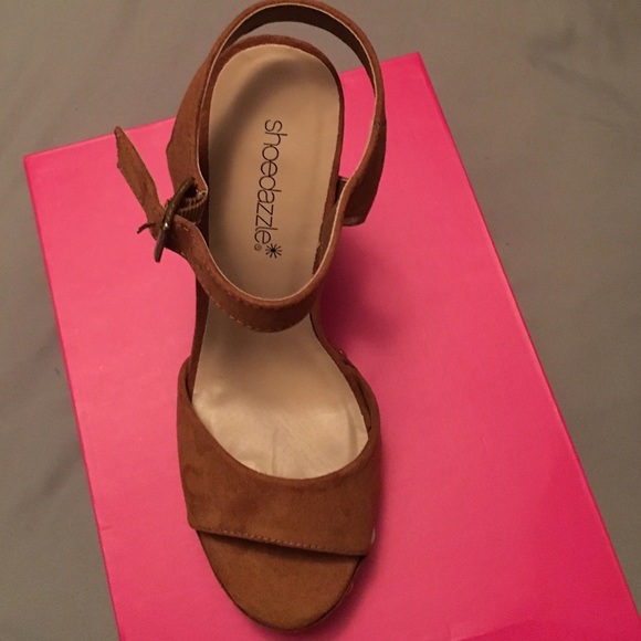 Heels - Picture 2 of 3