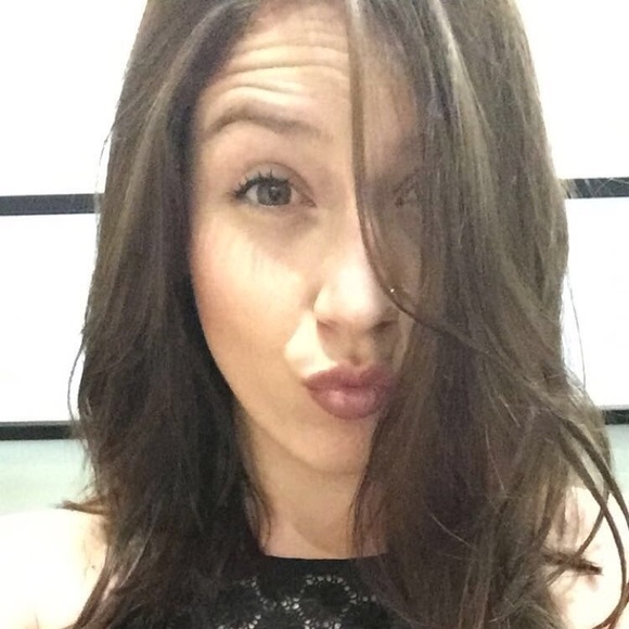 Meet your Posher, Katelynn - Picture 2 of 2