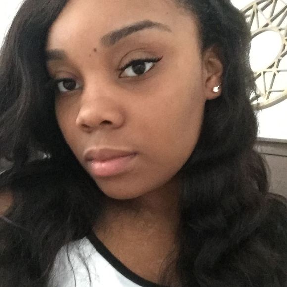 Meet your Posher, Brittney