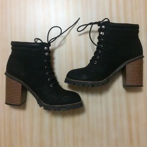 Xhilaration Linnie Black heeled booties