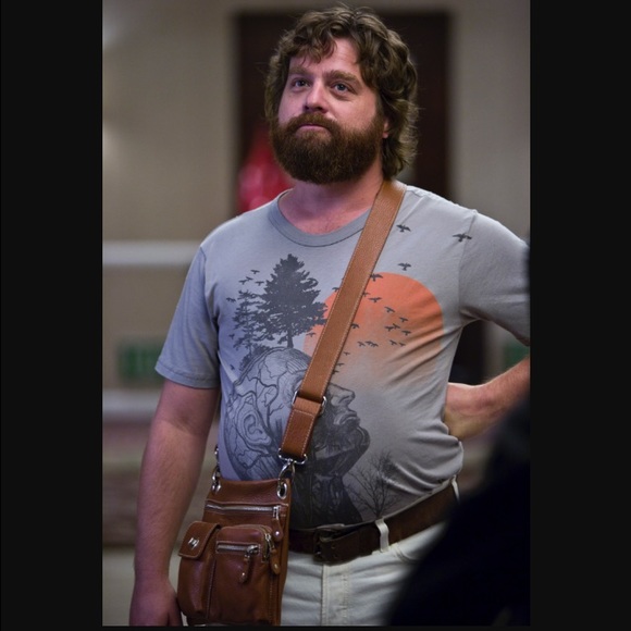 Zac Efron's new look! He's a WHOLE zaddy now! Lipstick Alley