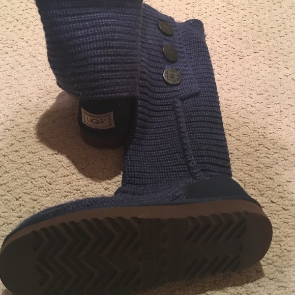 100% Authentic Sweater Style Uggs