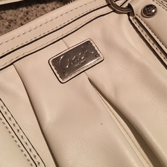 White leather Coach purse - Picture 2 of 4