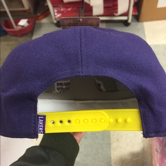 LAKERS SNAPBACK - Picture 2 of 3
