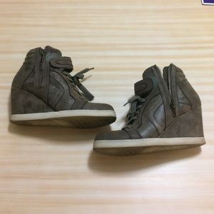Candies Cafresno Taupe Wedge Sneakers