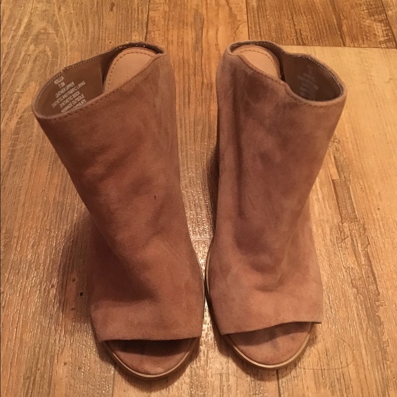 Steve Madden Mules size 7 1/2 worn twice.