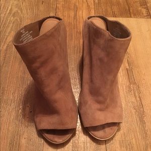 Steve Madden Mules size 7 1/2 worn twice.