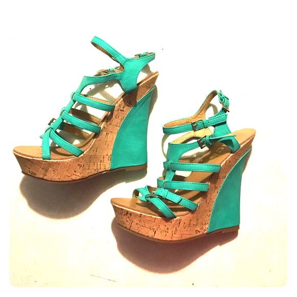 Sea green strappy wedges!