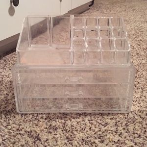 Makeup organizer