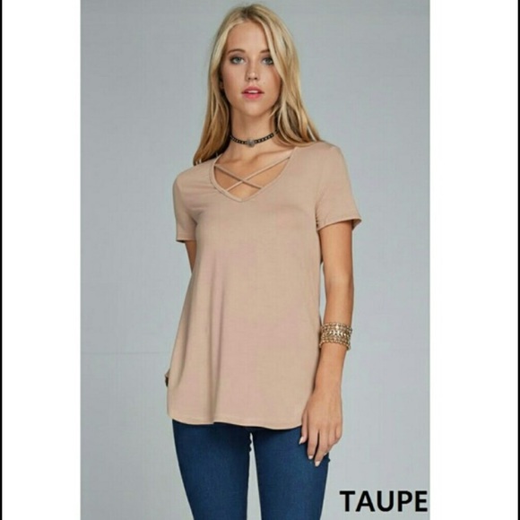 ⭐️⭐️⭐️⭐️⭐️ RATED Cute strappy basic tee! - Picture 1 of 4