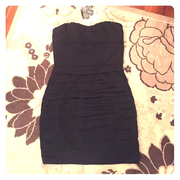 Black strapless dress - Picture 1 of 3