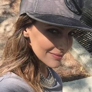 Meet your Posher, Ana flavia