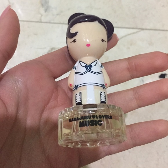 Harajuku Lovers "Music" Perfume Bottle - Picture 3 of 6