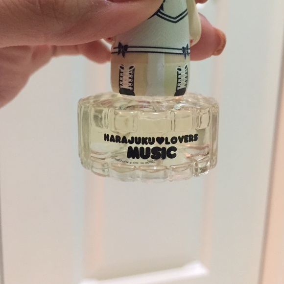 Harajuku Lovers "Music" Perfume Bottle - Picture 4 of 6
