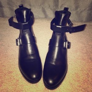 DV ankle boots