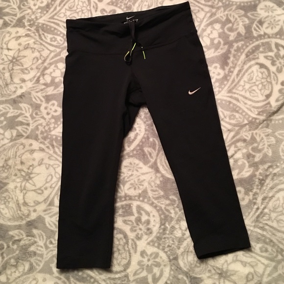 Nike Epic Lux Crops - Picture 2 of 4