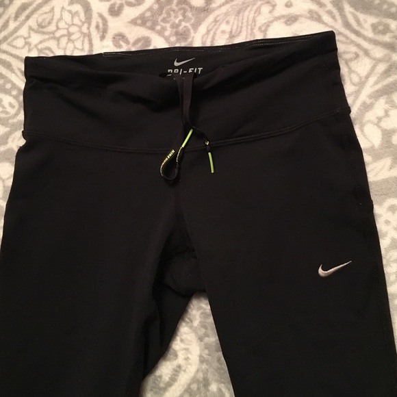 Nike Epic Lux Crops - Picture 3 of 4