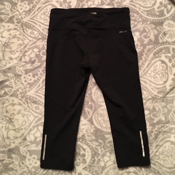 Nike Epic Lux Crops - Picture 4 of 4