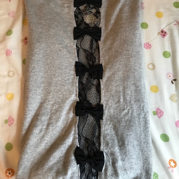 shirt with lacy back - Picture 2 of 2