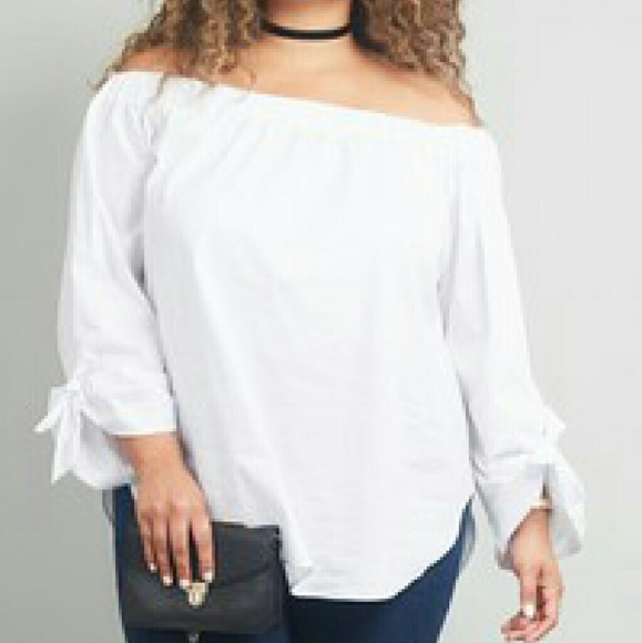 White Off the shoulder knotted blouse