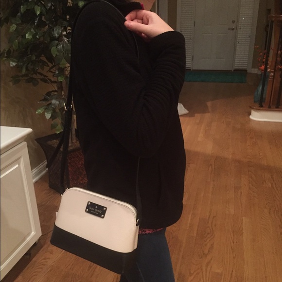 Kate Spade Wellesley purse in ivory/black. NWT.