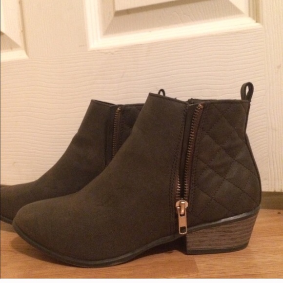 Short booties - Picture 2 of 5