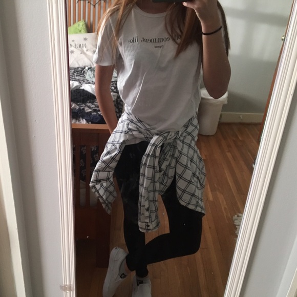 Graphic Tee "SCROLL,Comment, Like"
