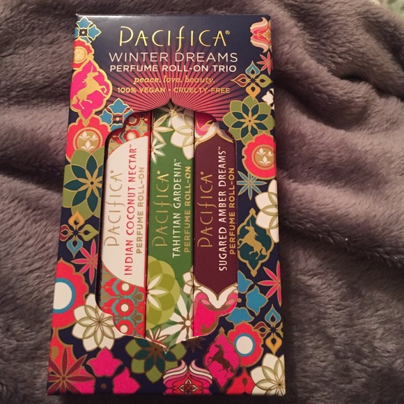 Pacfica rollerball trio perfume set