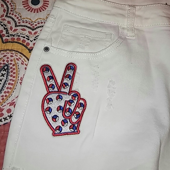 Americana Patch Jean Shorts - Picture 3 of 5