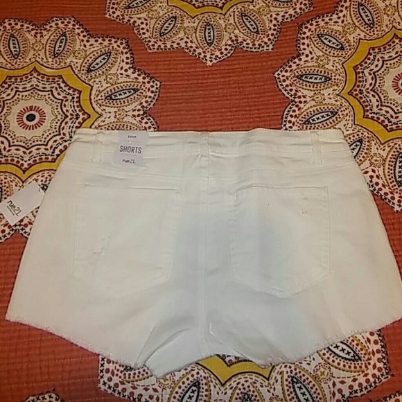 Americana Patch Jean Shorts - Picture 5 of 5