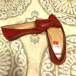 Style and co red snake flats