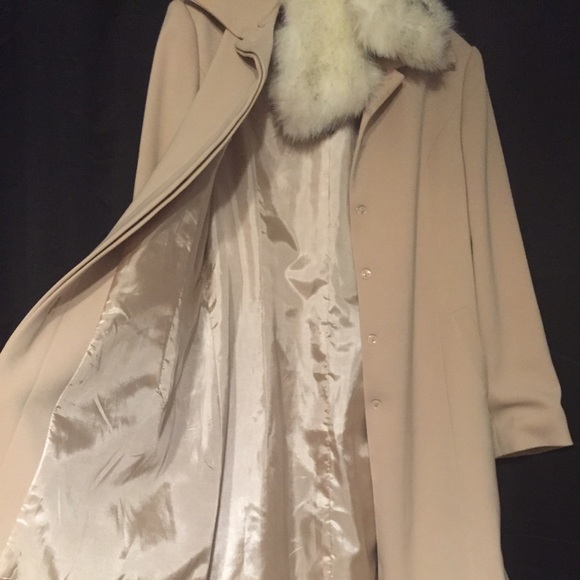 Womens coat with faux fur trim