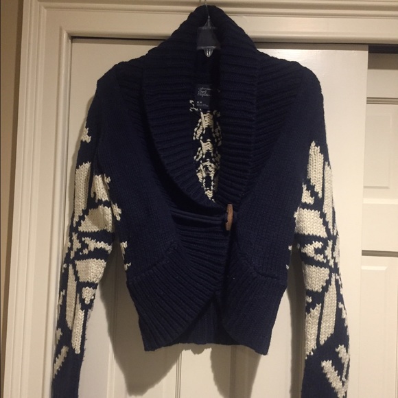 SALE😍American Eagle snowflake cardigan / sweater