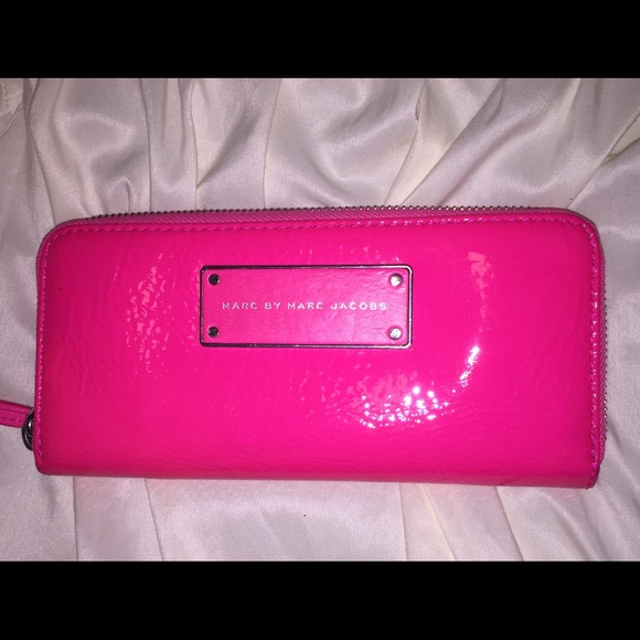 Marc by Marc Jacobs zip wallet