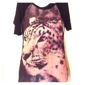 Leopard graphic baseball tee